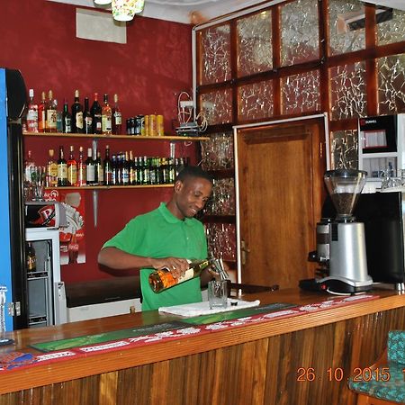 Little Woods Inn Mbarara Extérieur photo