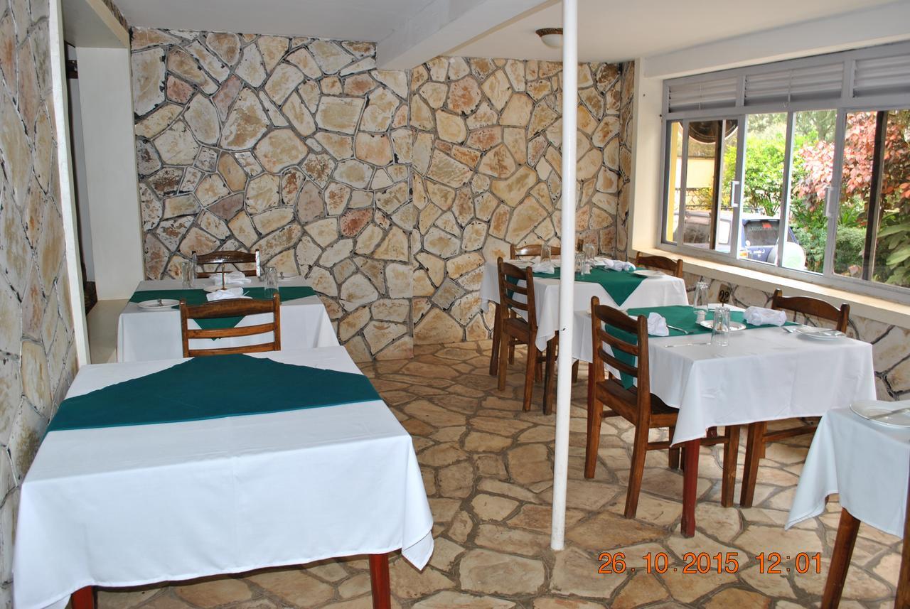 Little Woods Inn Mbarara Extérieur photo