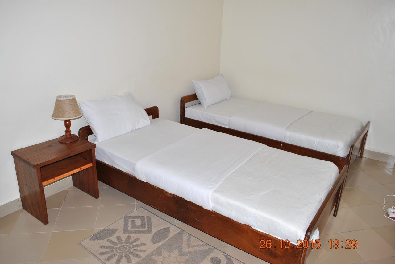 Little Woods Inn Mbarara Extérieur photo