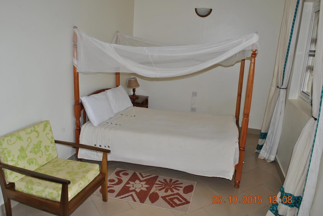 Little Woods Inn Mbarara Extérieur photo