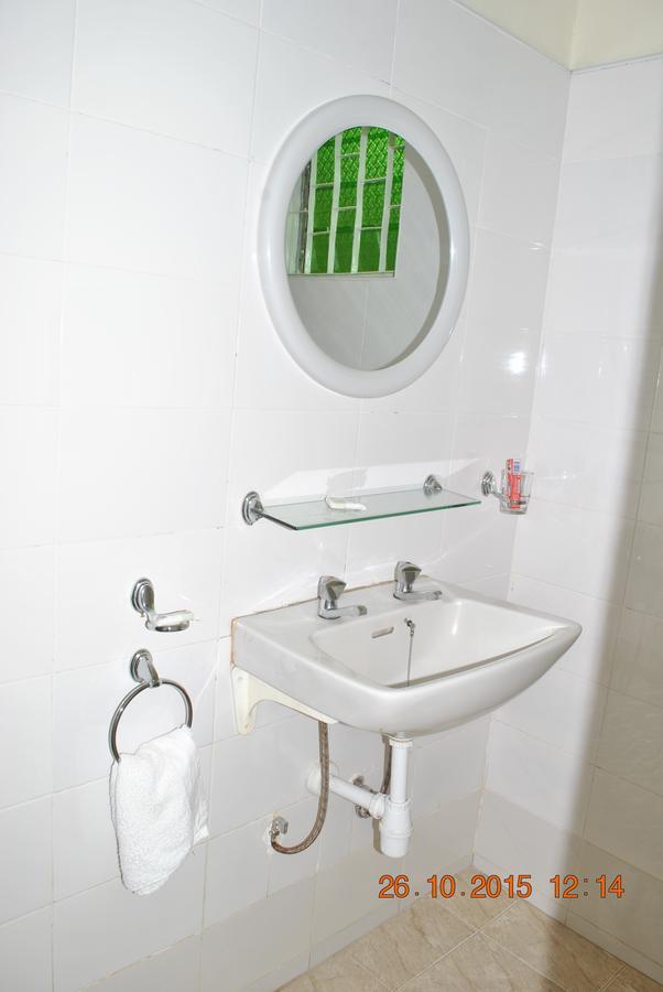 Little Woods Inn Mbarara Extérieur photo