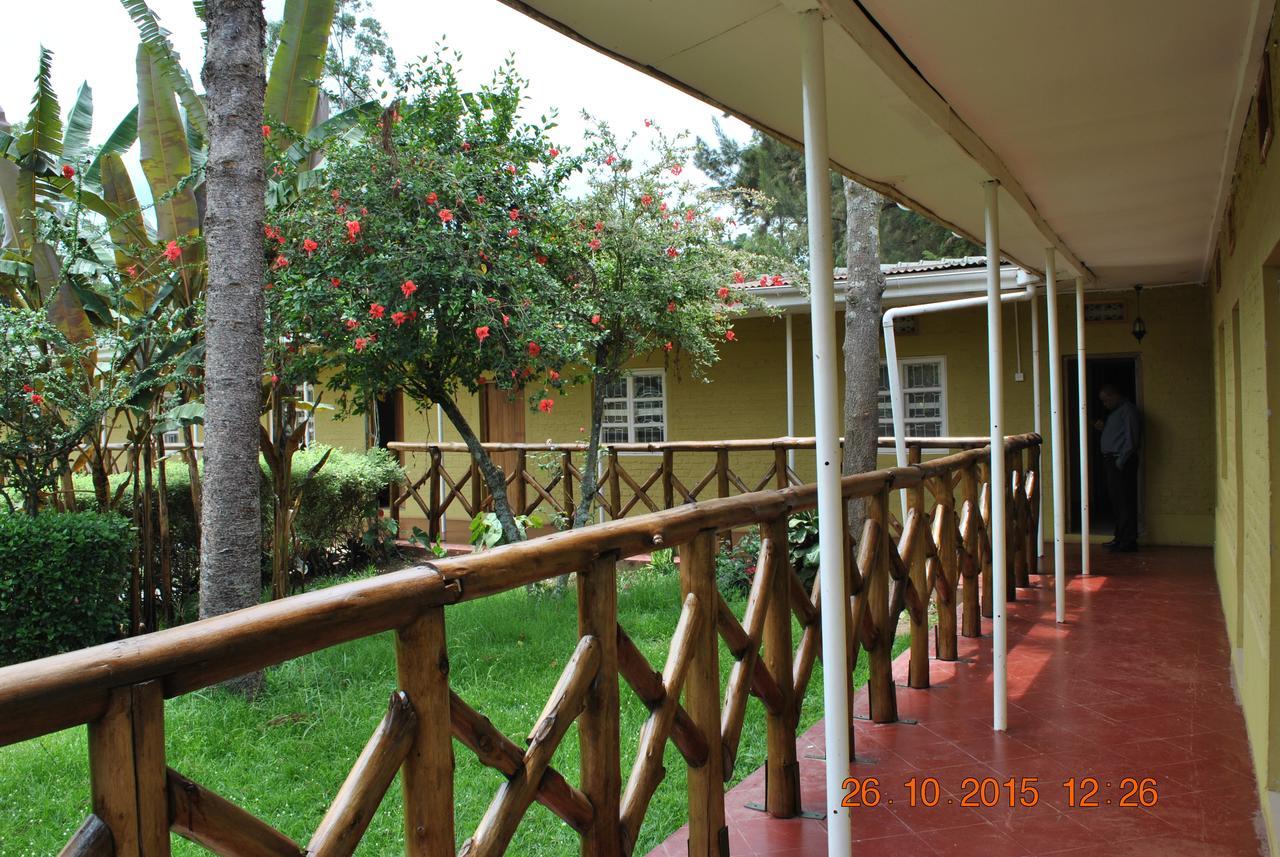 Little Woods Inn Mbarara Extérieur photo
