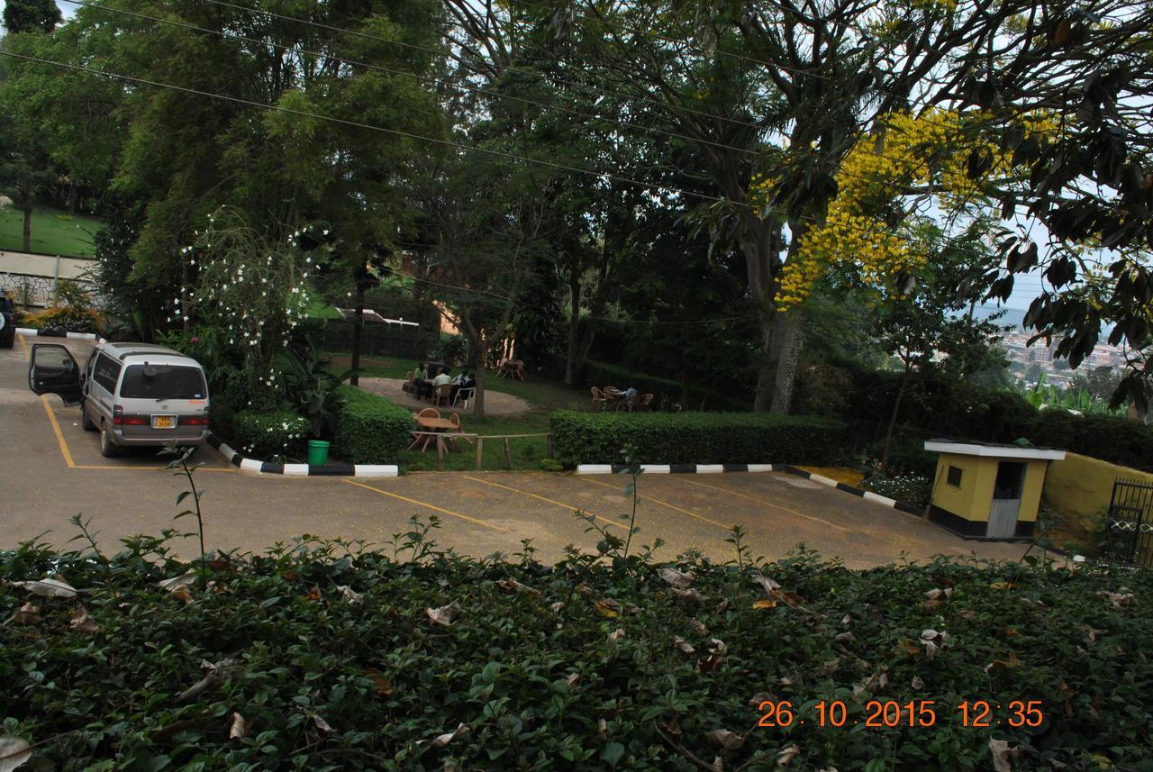 Little Woods Inn Mbarara Extérieur photo