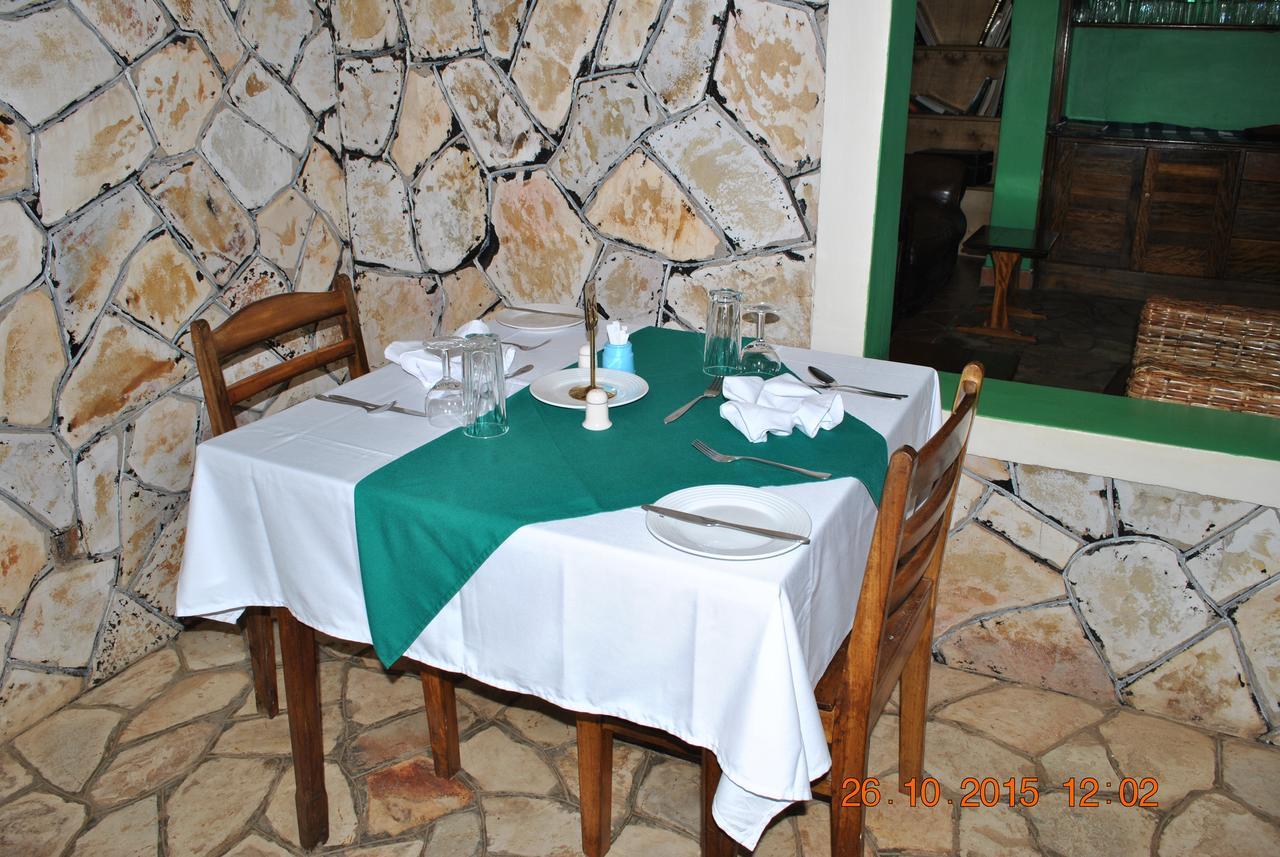 Little Woods Inn Mbarara Extérieur photo